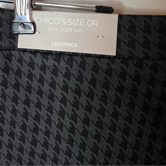 Chico’s NEW Houndstooth Print Ponte Luxe Mid Rise Leggings Pants Sz 4 - Picture 7 of 7
